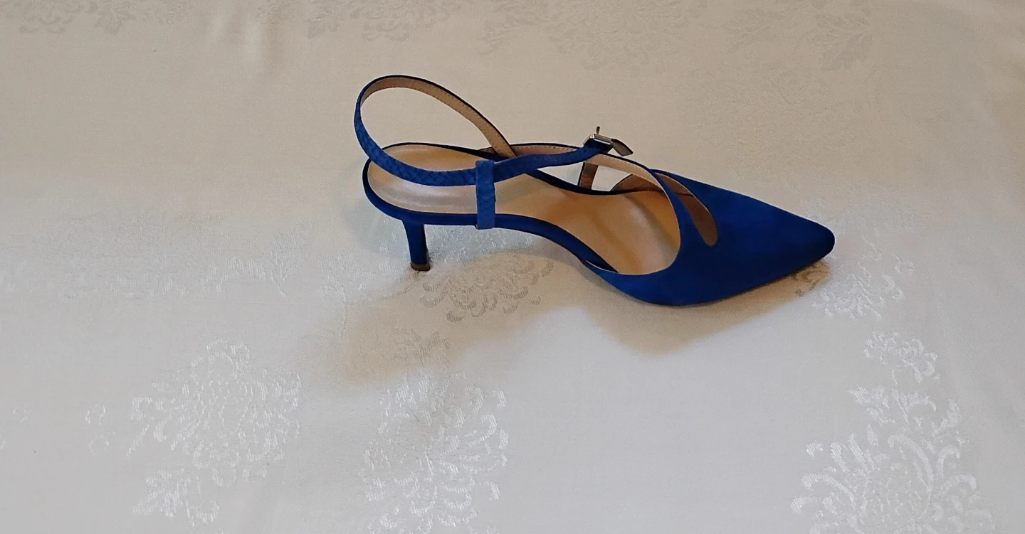 Ladies Blue Suede Heels - photo 2