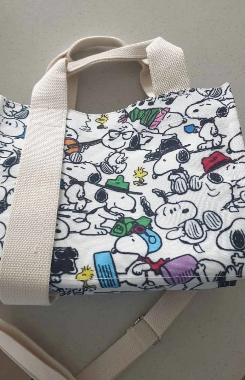 Snoopy patterned tote bag