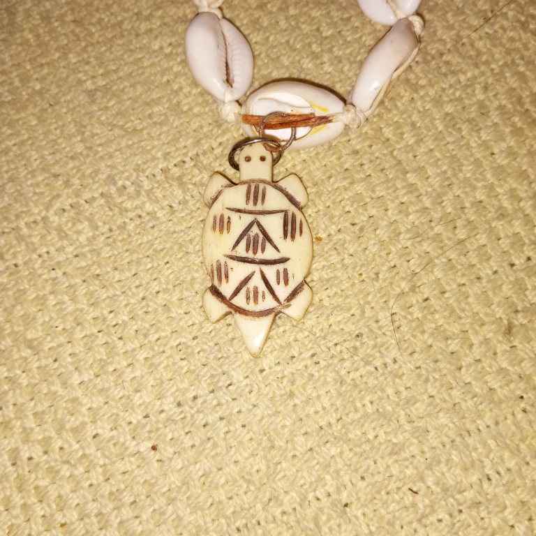 Turtle Pendant Necklace with Shells - photo 3