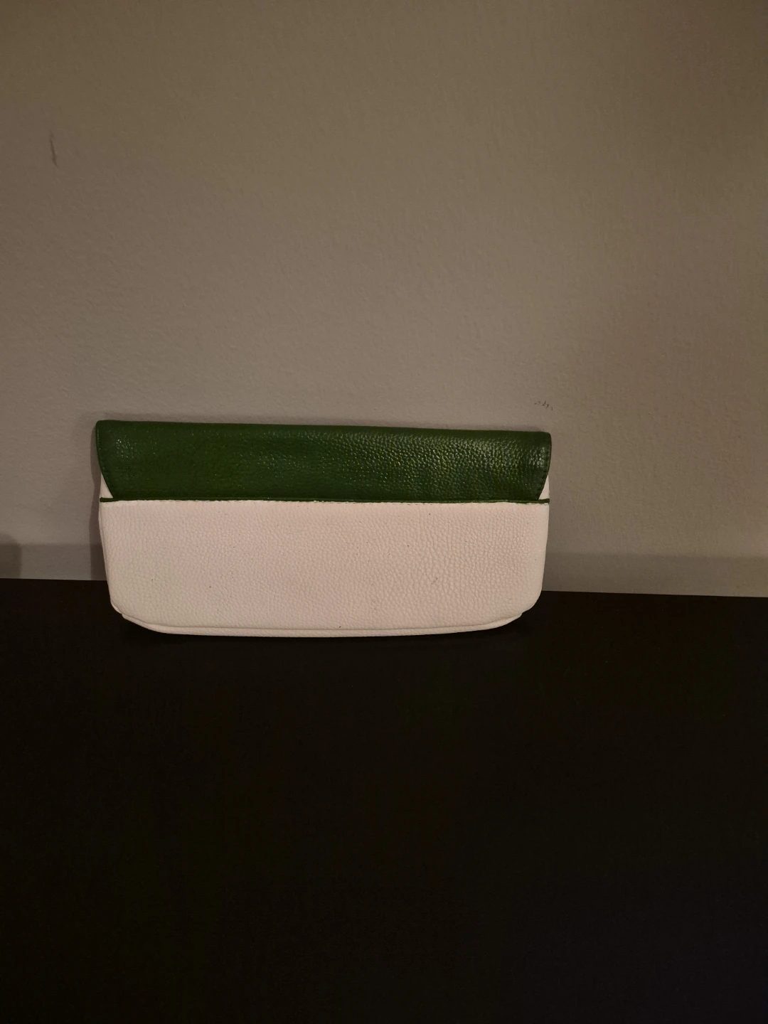White and green clutch with brown accent - photo 3