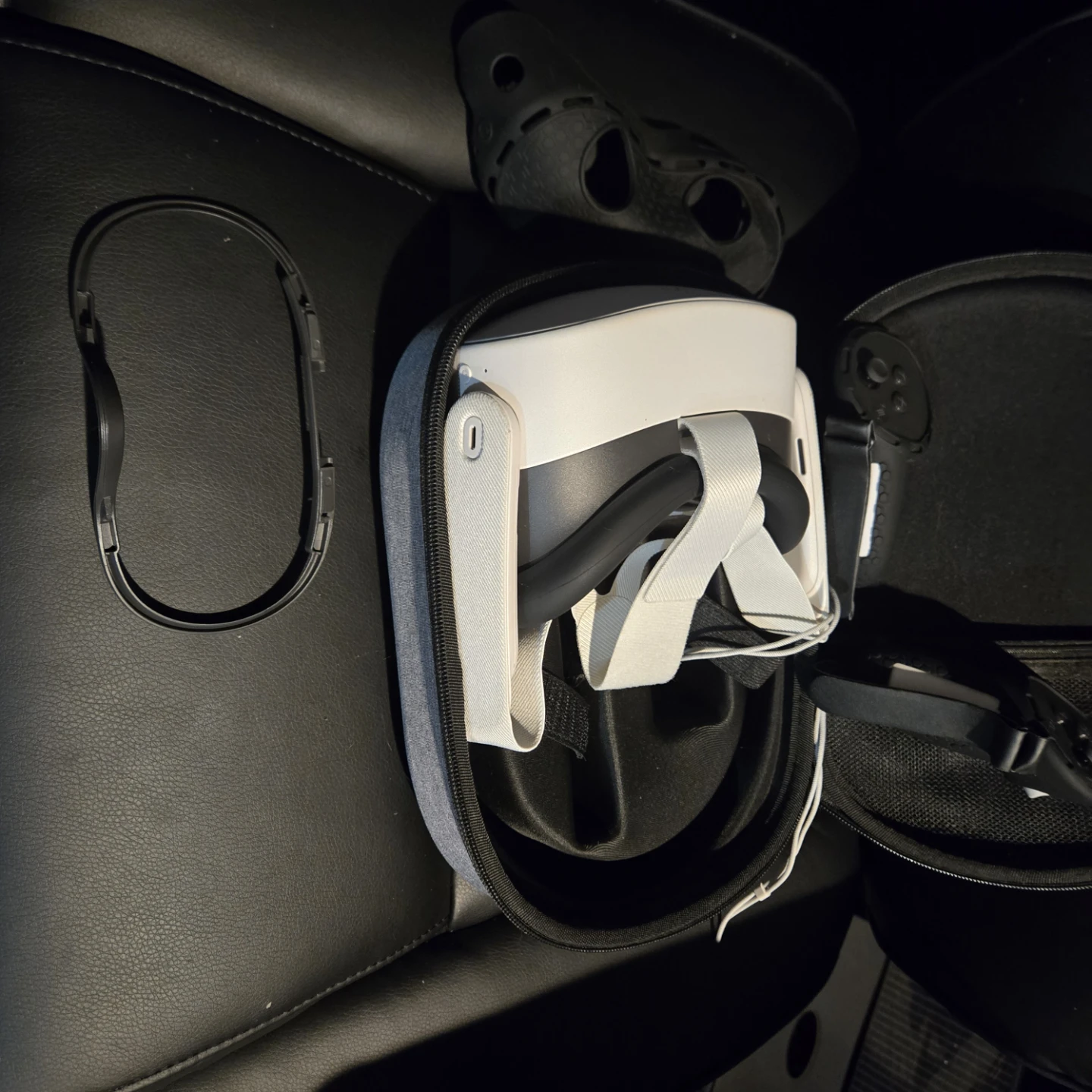 Meta Quest 3s VR Headset - photo 2
