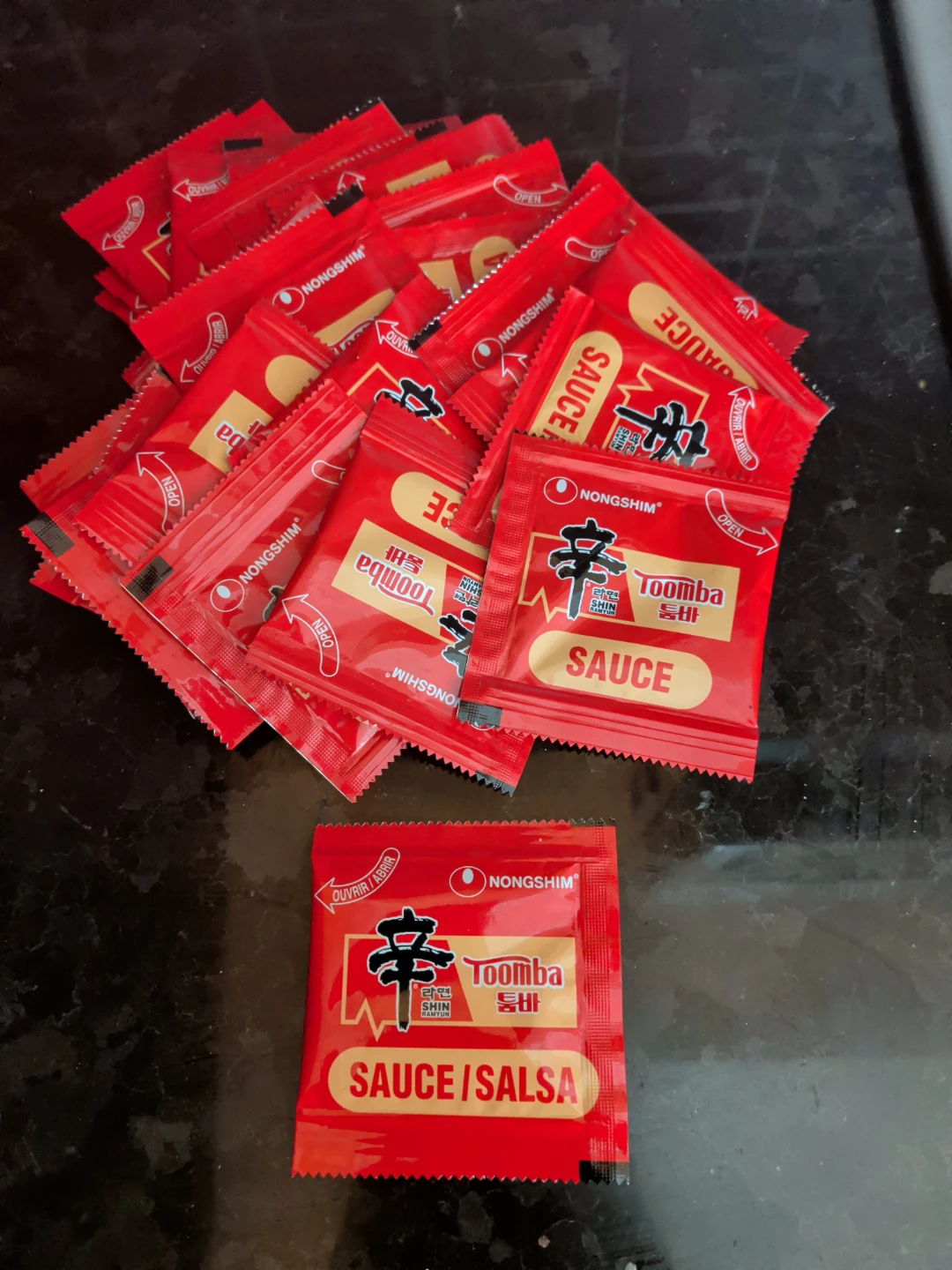 29 Nongshim Toomba sauce packets