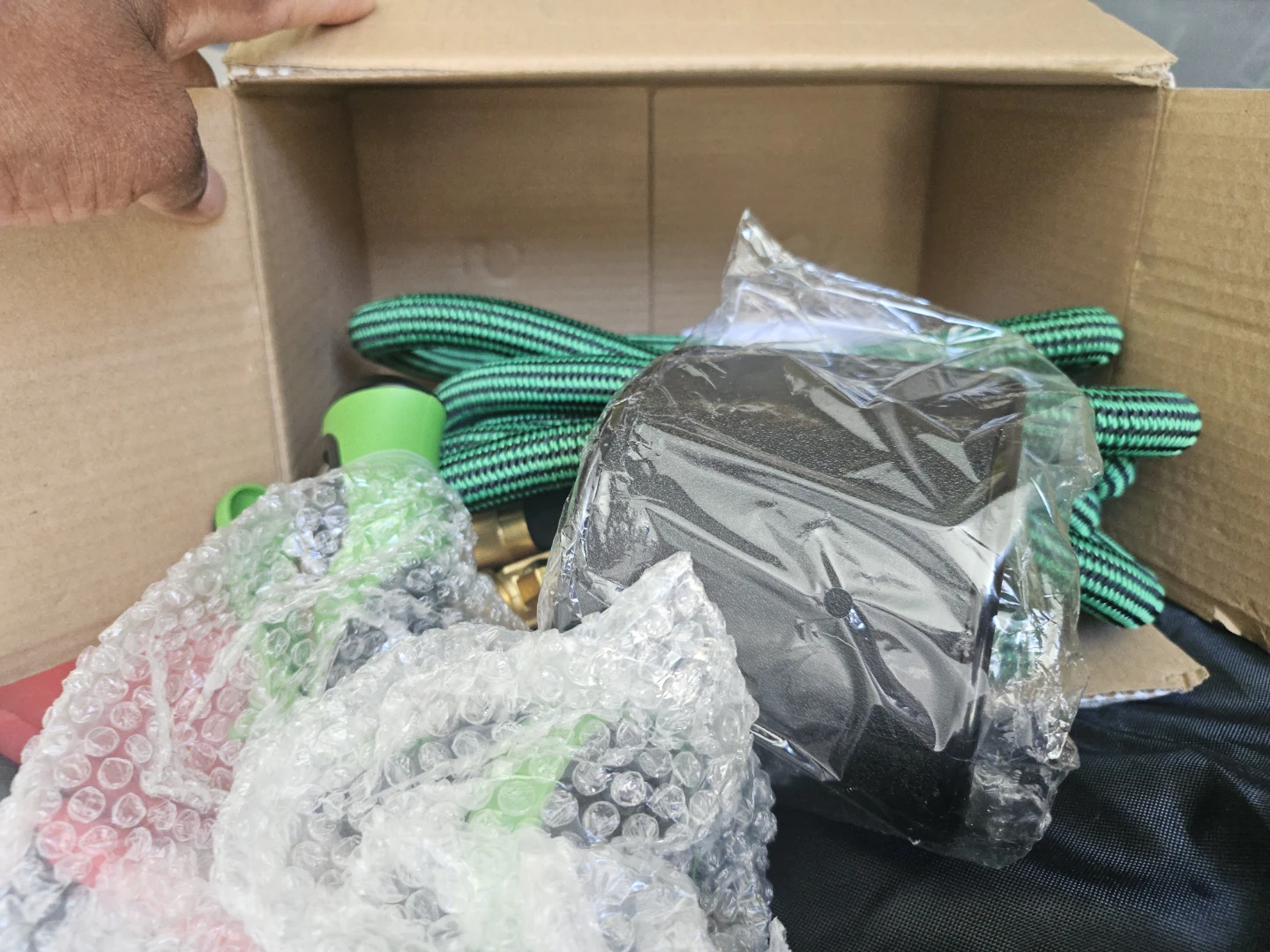 Expandable Garden Hose Set with Spray Nozzle - photo 2