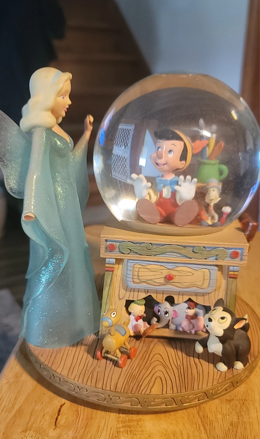 Retired Disney Pinocchio Musical Snow Globe - photo 5