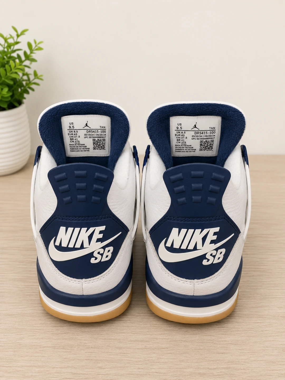 Nike SB White and Navy sneakers - photo 2