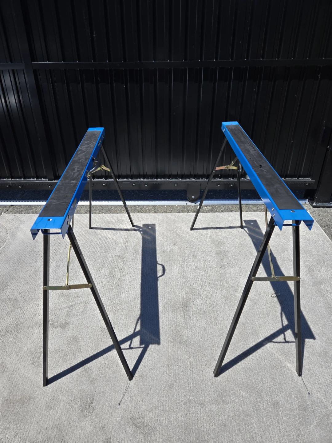2 canadian tire mastercraft sawhorses - photo 2