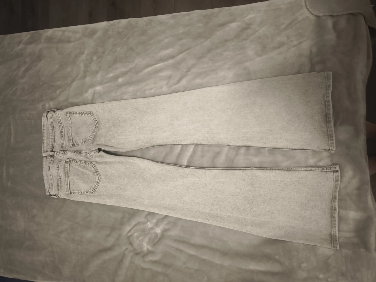 H&M Divided Light Wash Flared Jeans - photo 2