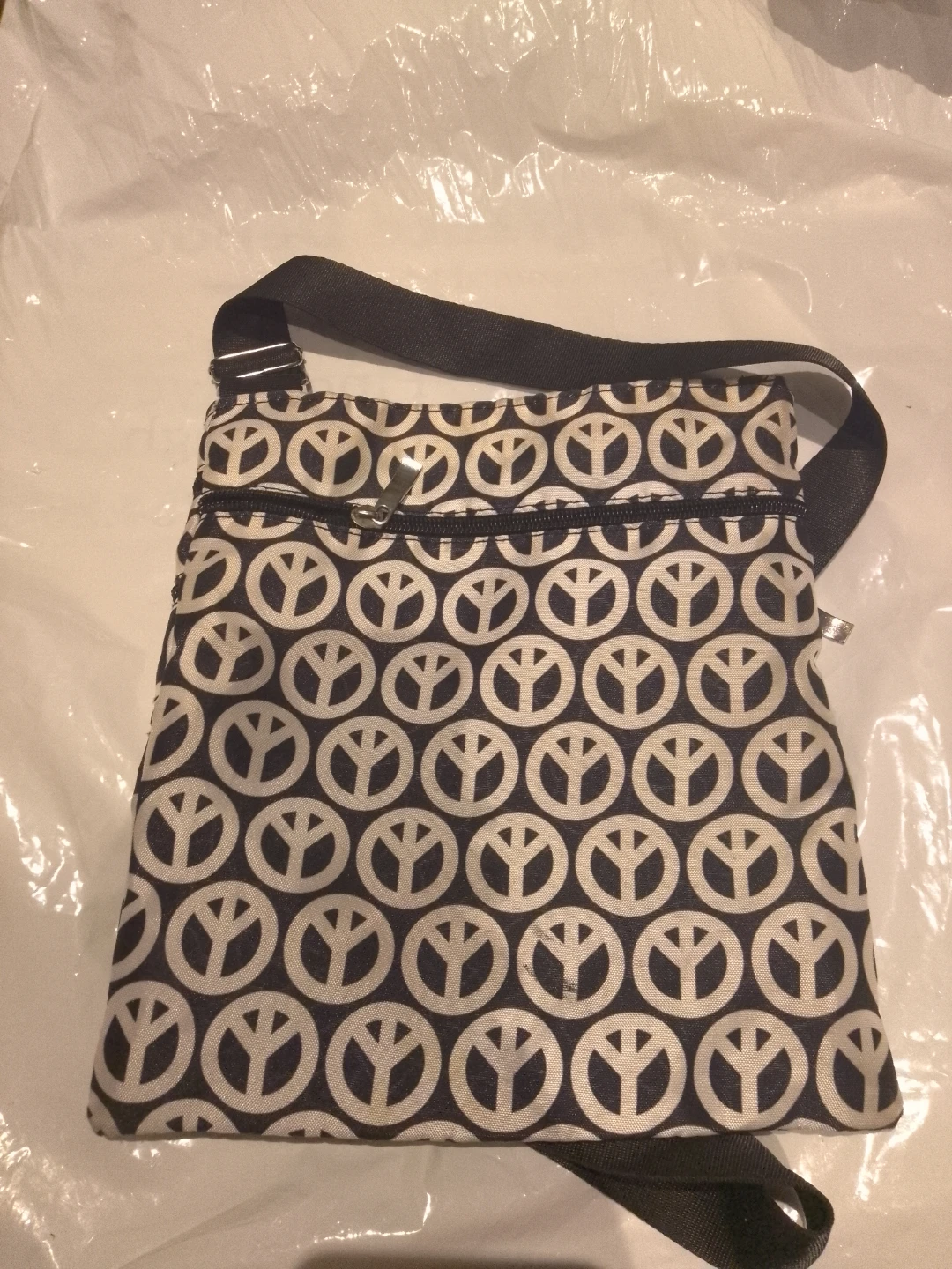 Peace Sign Crossbody Bag ⚽ - photo 2