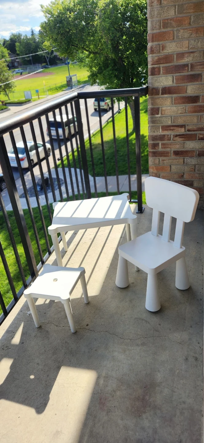 White Kids Table and Chair Set - photo 2