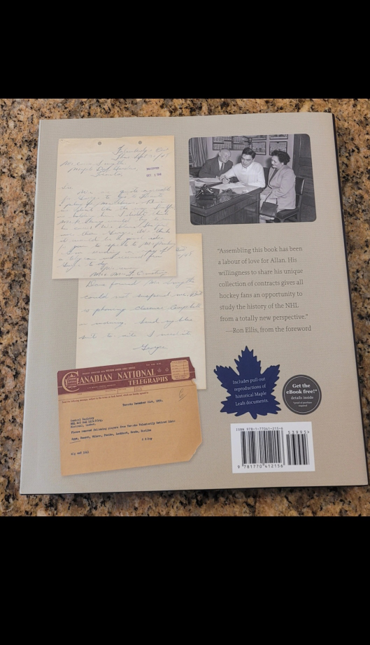 Written in Blue & White: Toronto Maple Leafs Book - photo 2