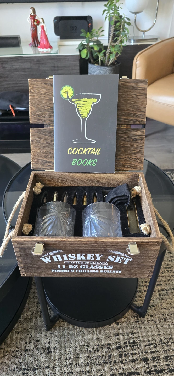 Whiskey Set with 11 oz Glasses and Chilling Bullets ⚽⚽