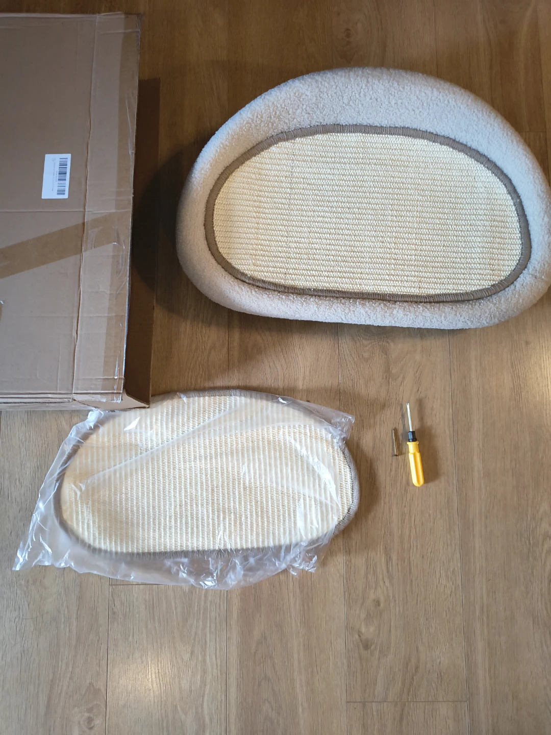 Cat Scratching Post Lounger with Refill Pad