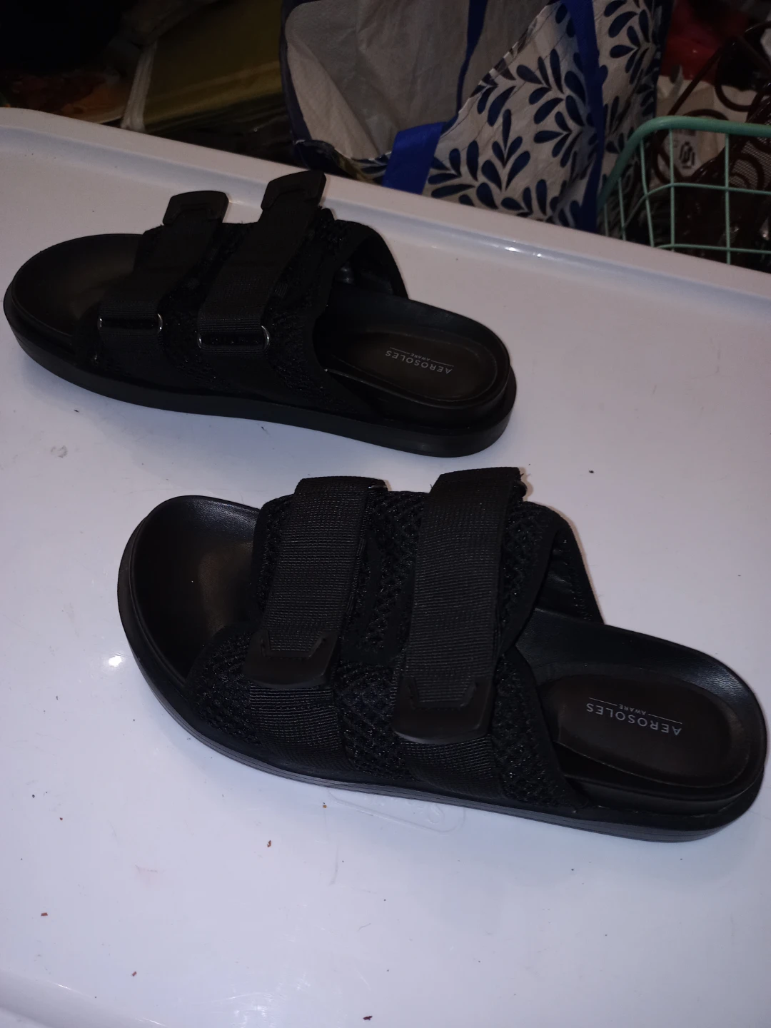 Aerosoles Aware Wqomen's Flip Flops - Size 8