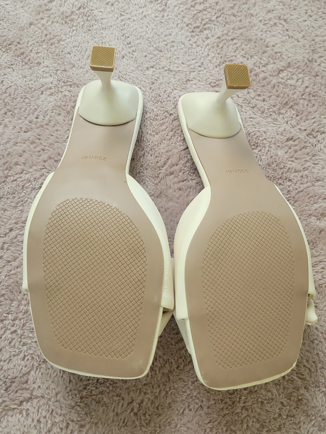 Women's Cream Knot Slide Sandals (New) size 6-7 - photo 3