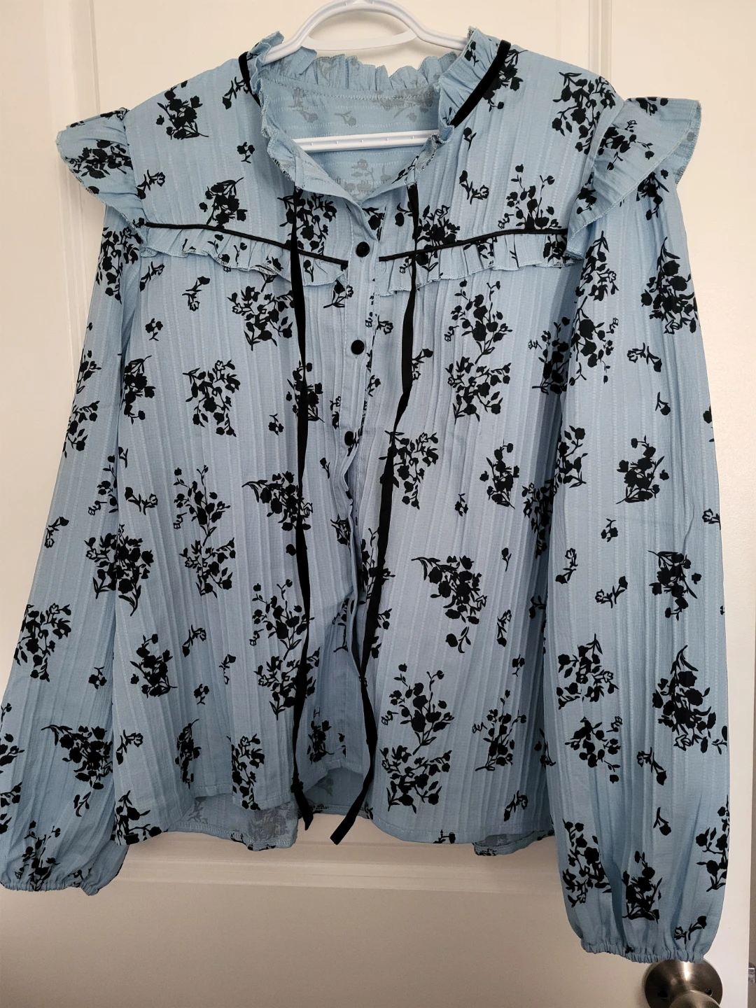 Cute blouse size XXL