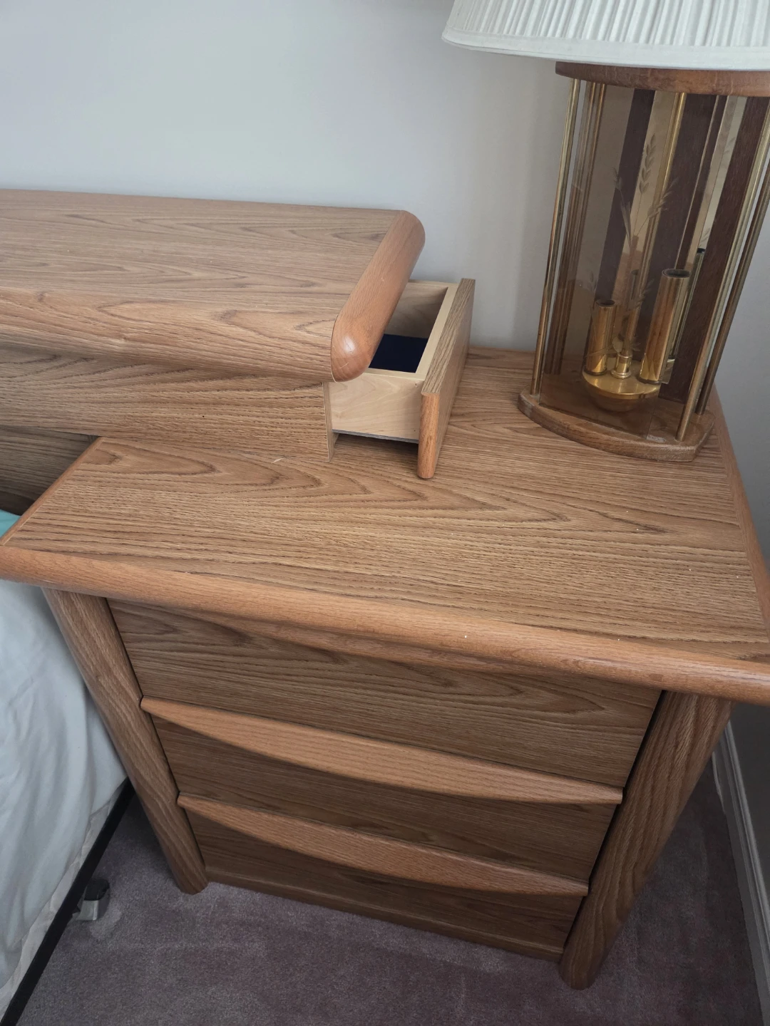 Solid Oak Bedroom Set - photo 3