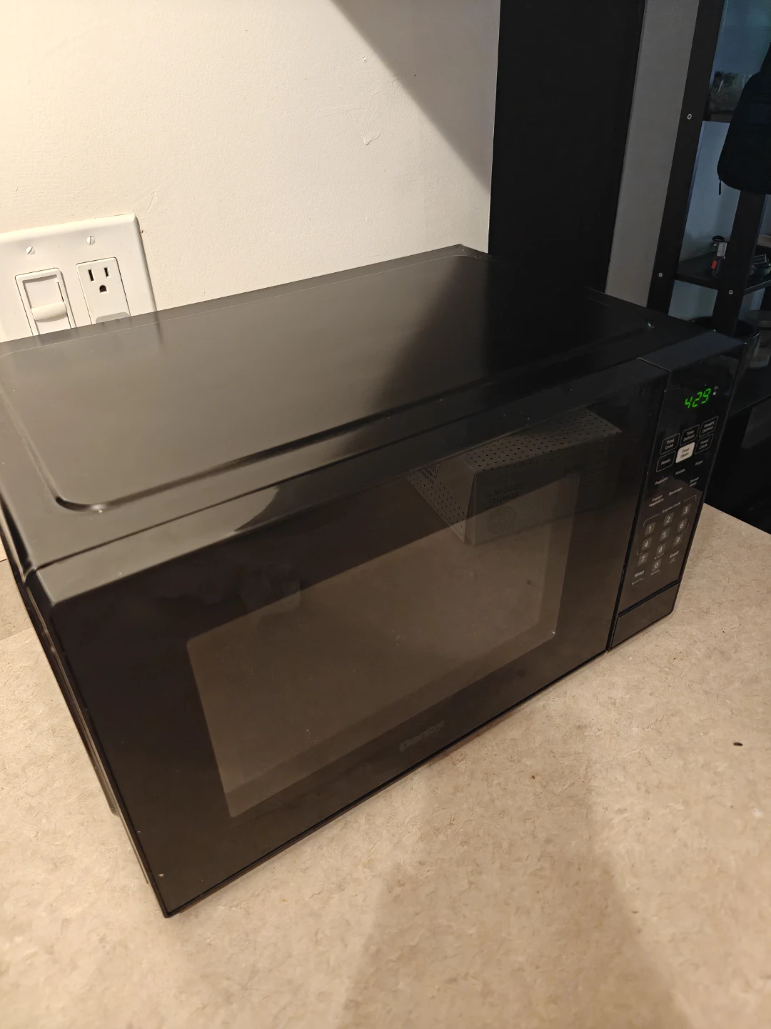 Danby Black Microwave - photo 3