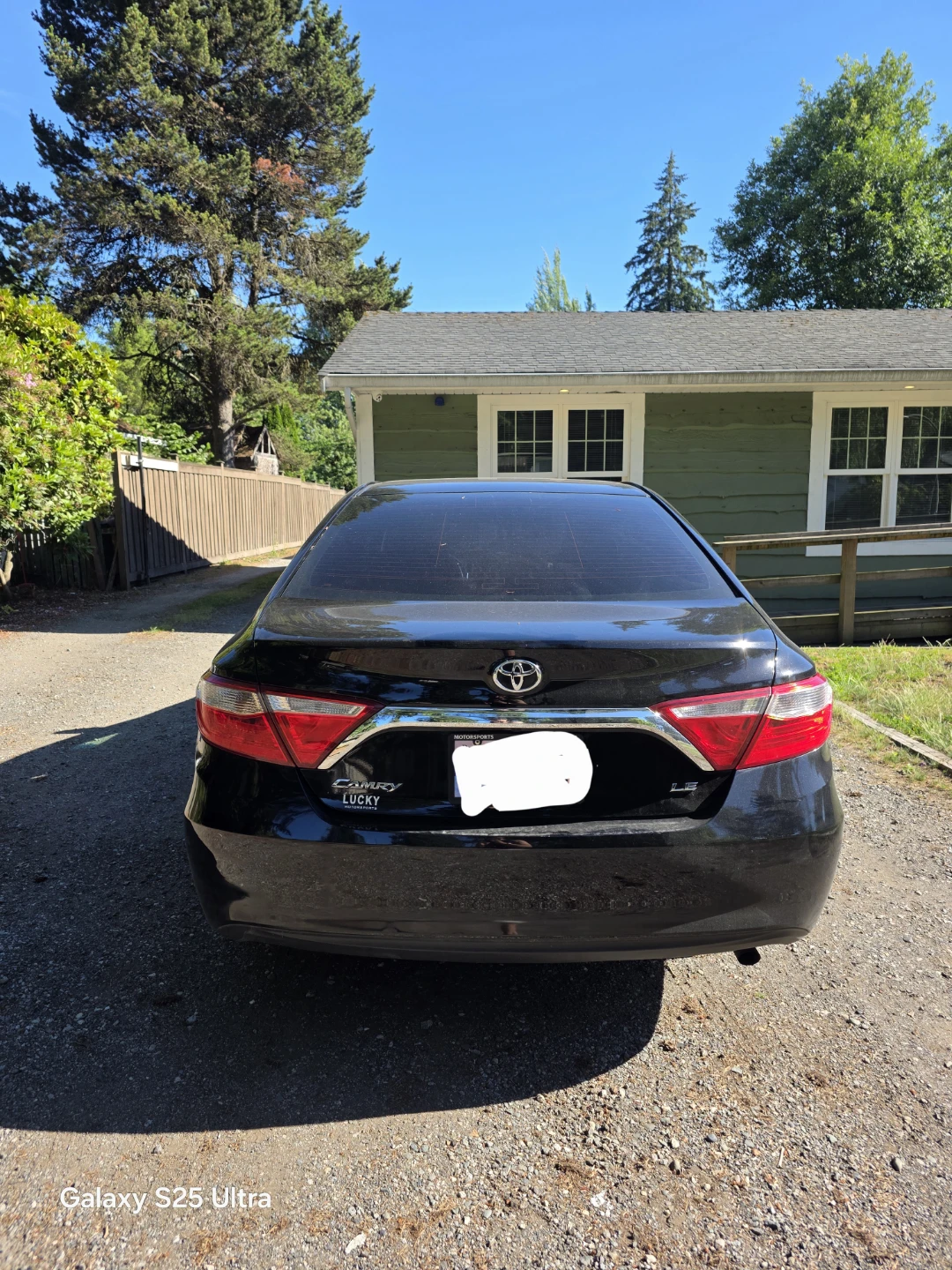 2016 Toyota Camry LE | Clean Title | 185,000 km |