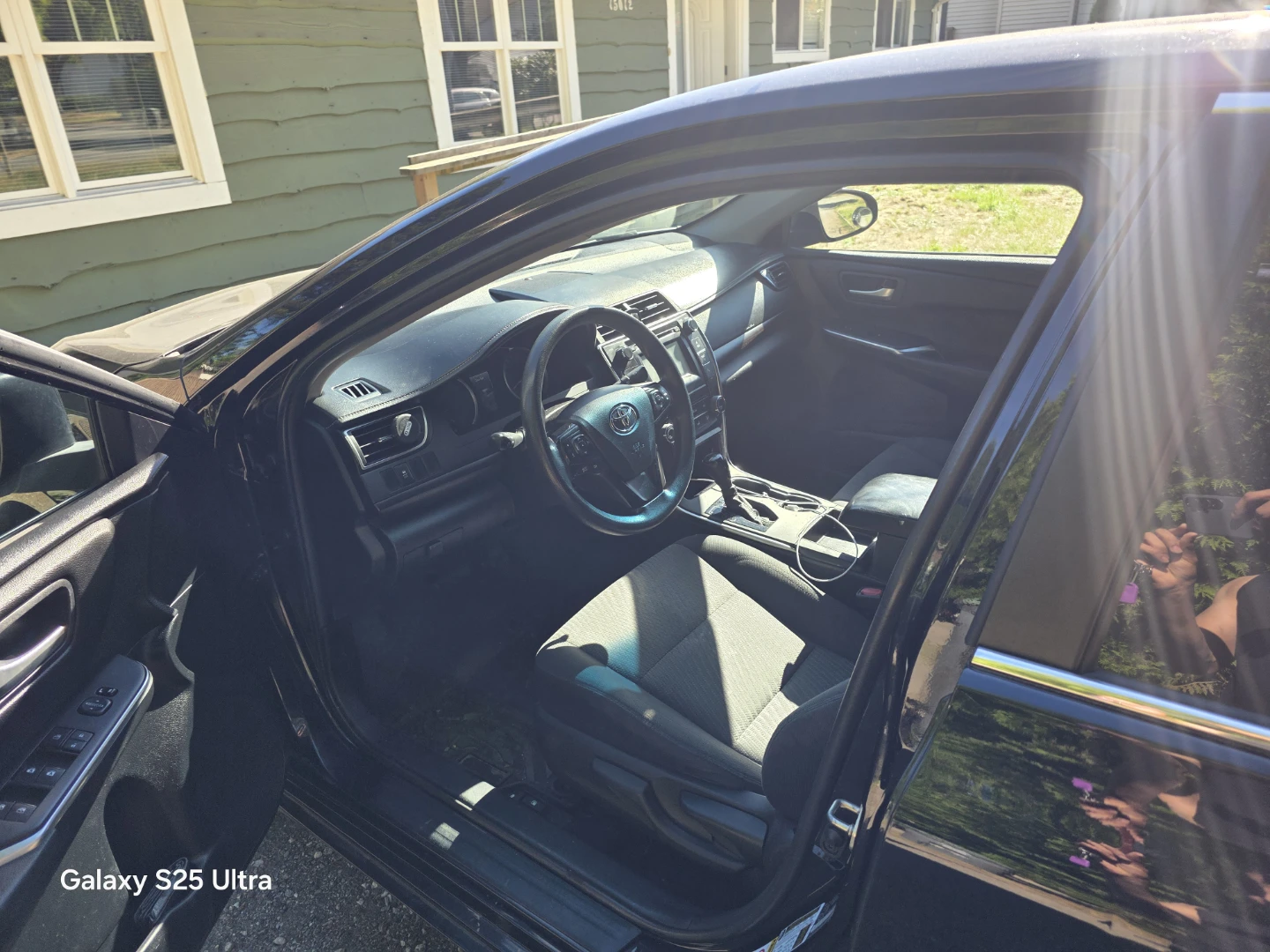 2016 Toyota Camry LE | Clean Title | 185,000 km | - photo 5