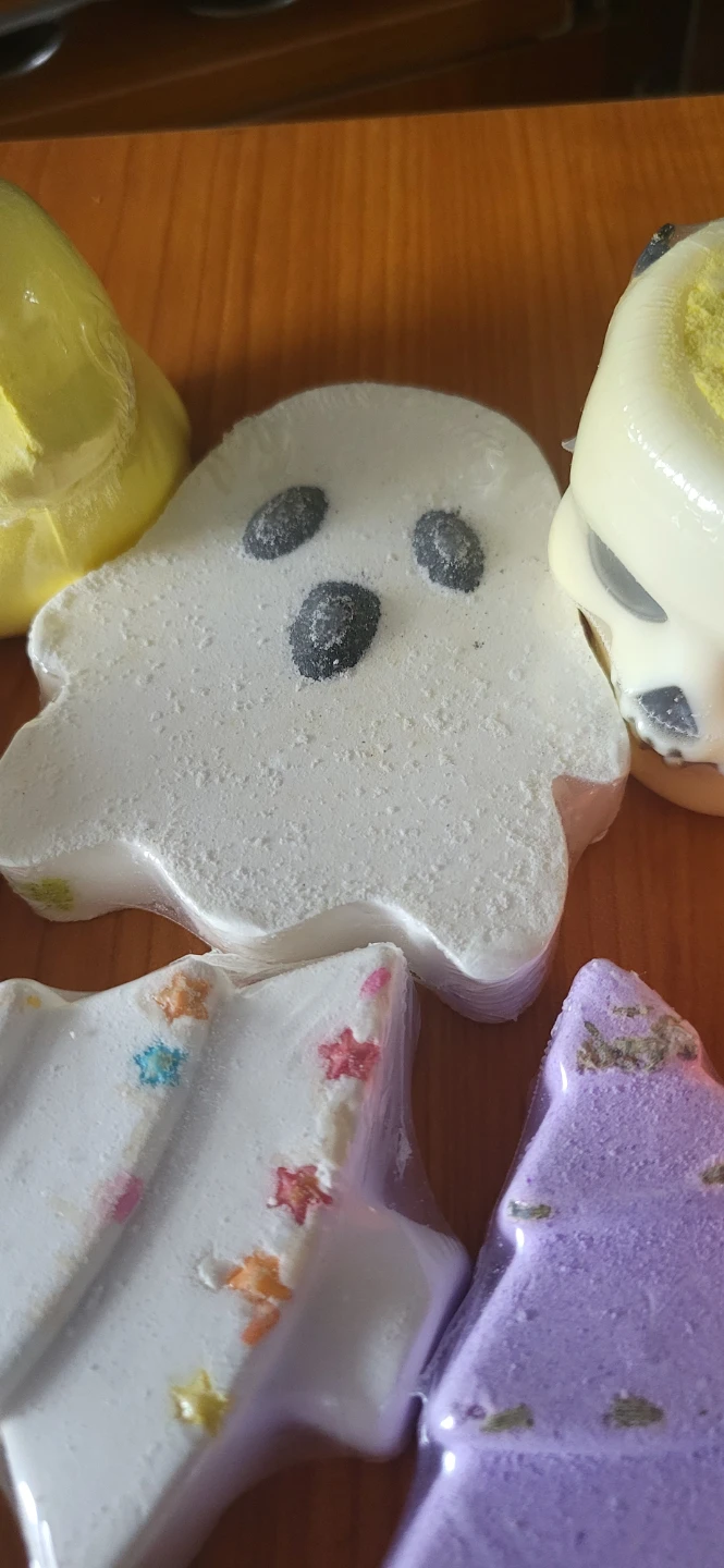 Assorted Themed Bath Bombs - photo 2