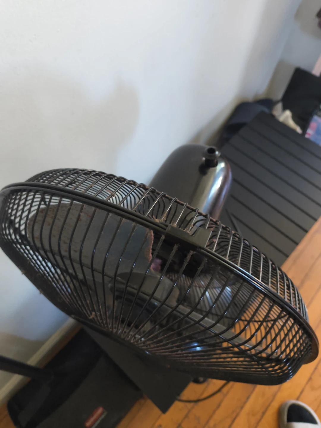Black Oscillating Desk Fan - photo 3