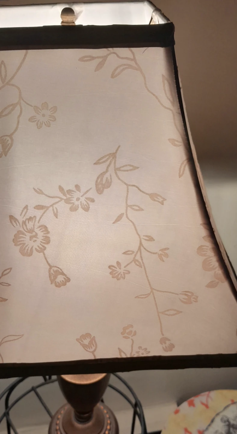 Table Lamp with Floral Shade - photo 4