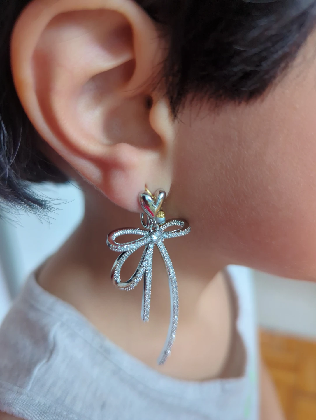 Sparkly Bow Earrings - photo 4
