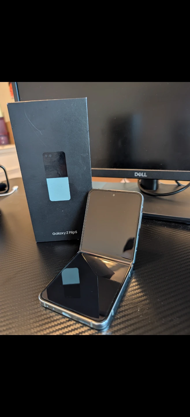 Samsung Galaxy Z Flip5 - photo 3