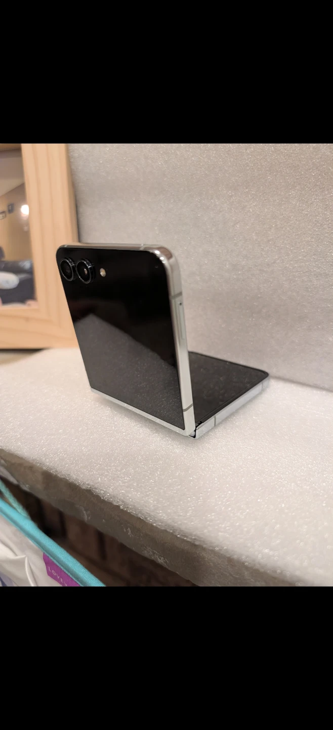 Samsung Galaxy Z Flip5 - photo 5