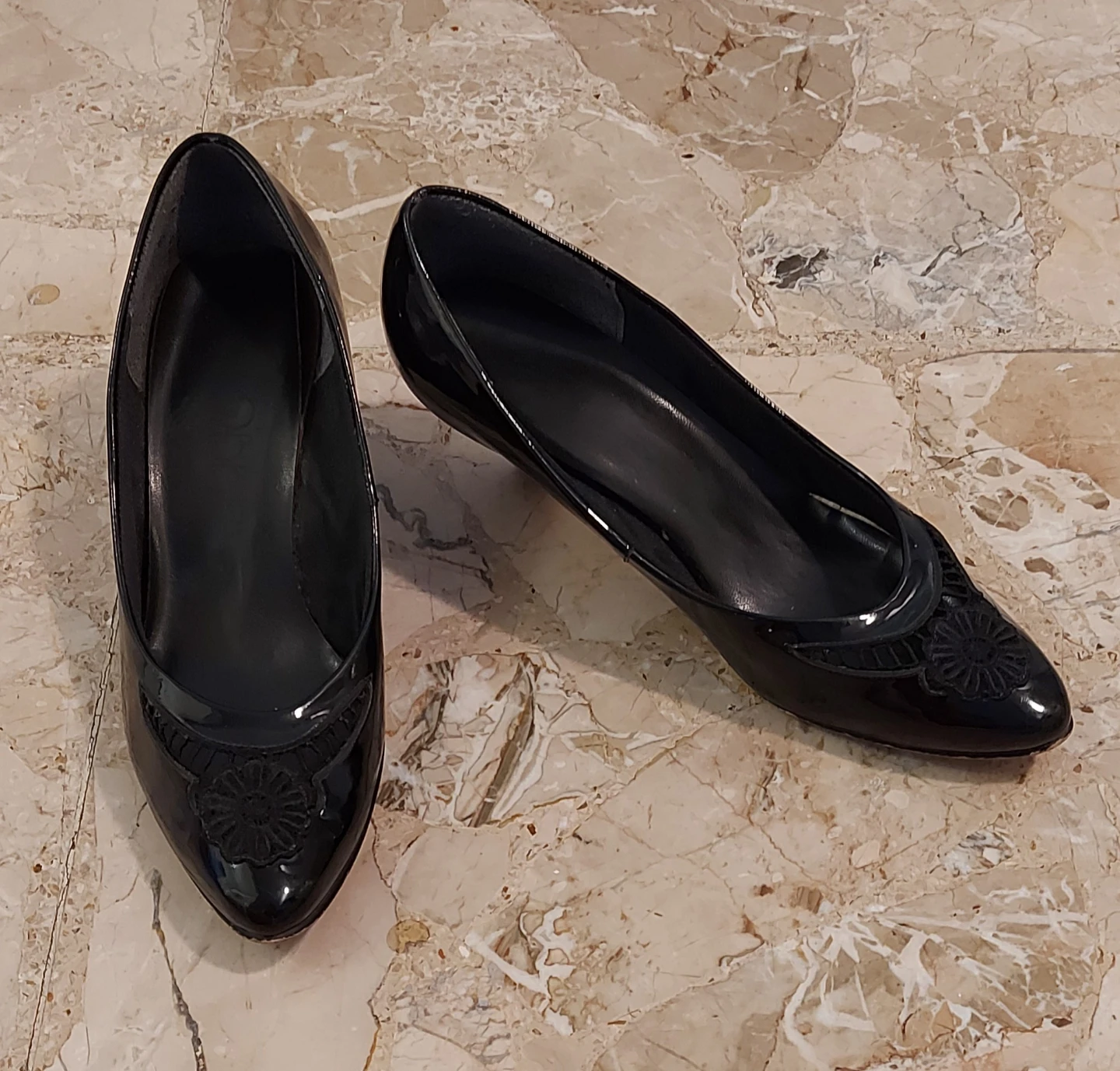 Black Patent Leather Heels with Floral Detail - photo 3