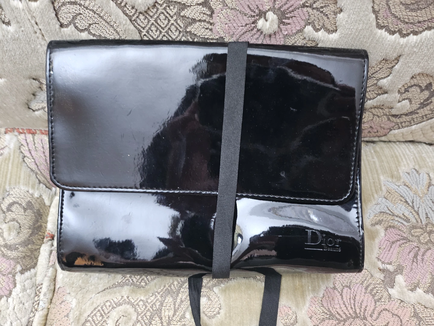 Dior Beauté Black Patent Makeup Bag - photo 2