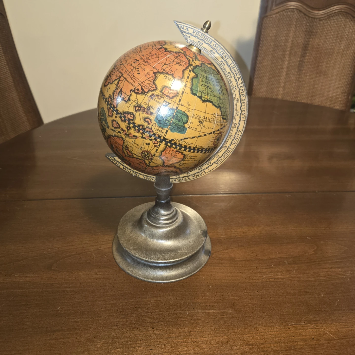 Olde World globe from Italy features a rotating map - photo 2