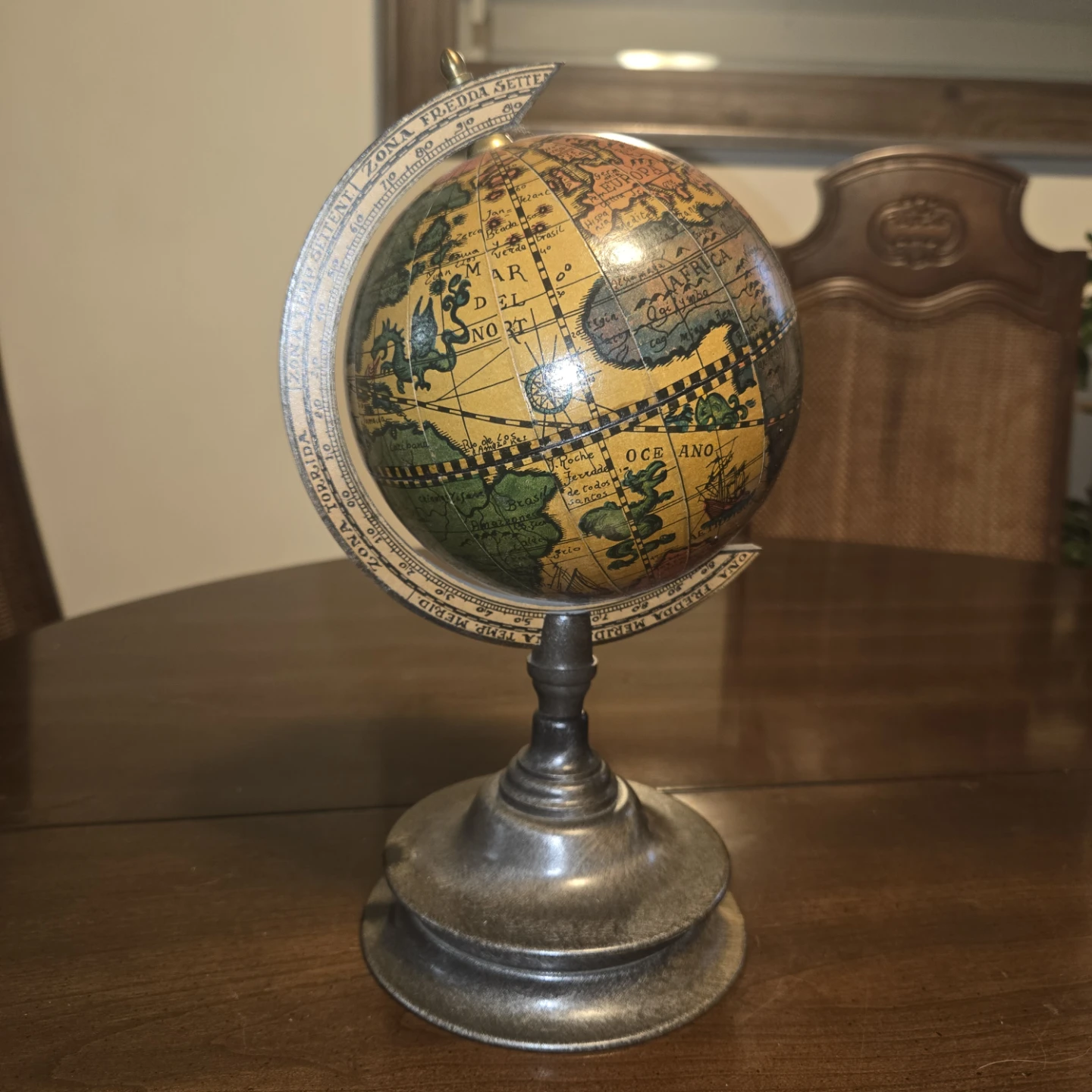 Olde World globe from Italy features a rotating map - photo 5