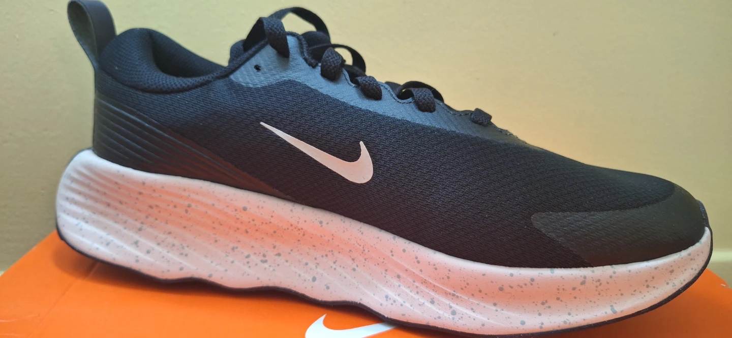 New Nike Promina Running Shoes Women's size 10