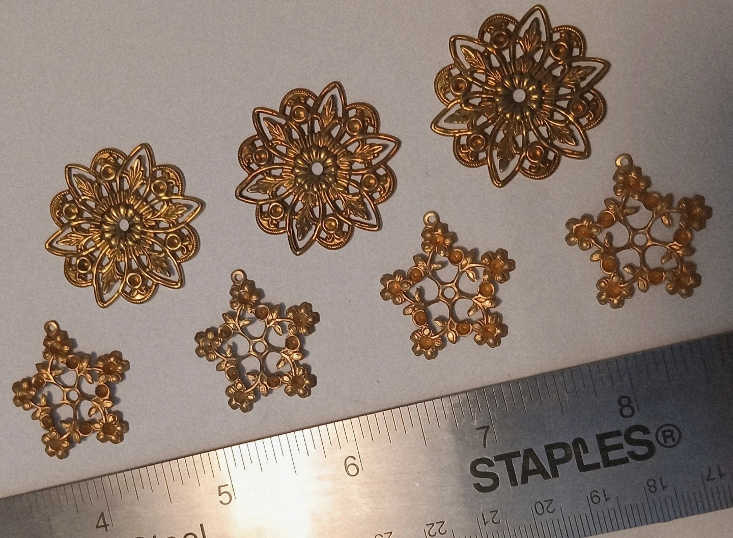 Lot of 5: Gold Tone Filigree Charms & Pendants - photo 2
