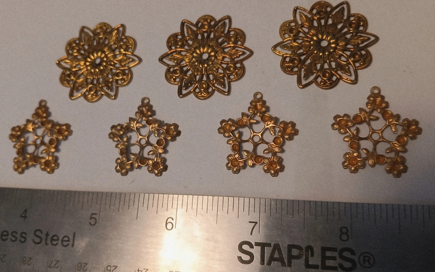 Lot of 5: Gold Tone Filigree Charms & Pendants - photo 3