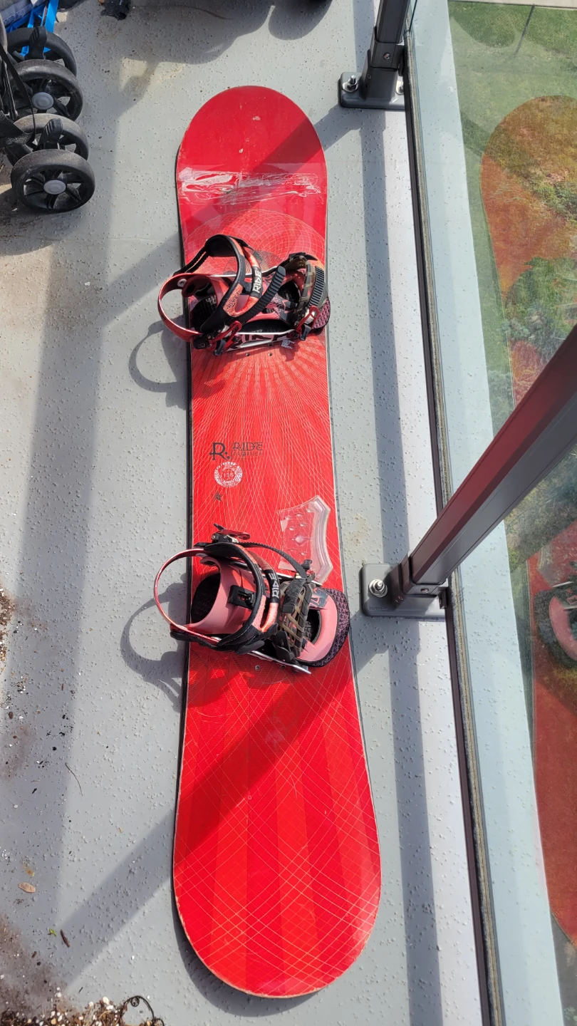 Ride Snowboard with Bindings