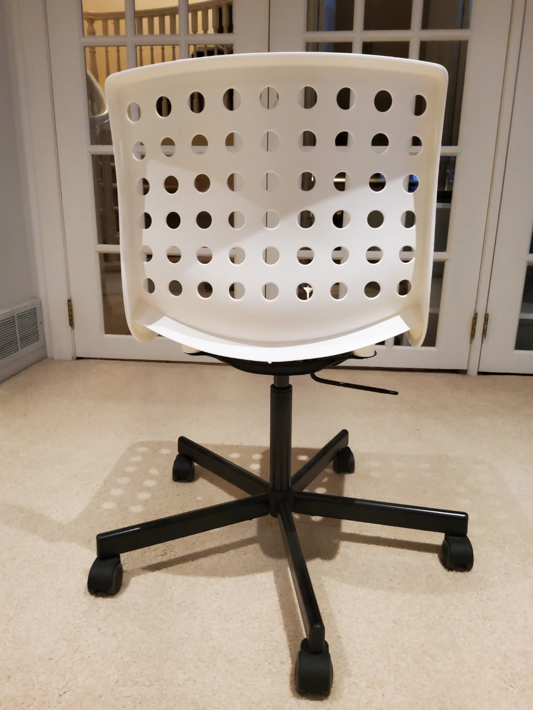 White IKEA Skalberg/ Sporren Swivel Chair - photo 2