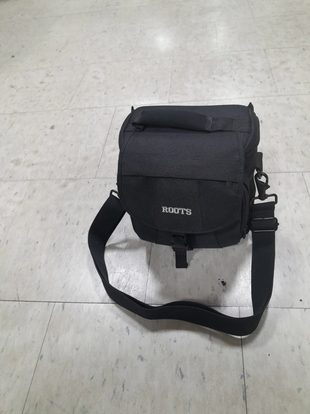 Roots black  camera r bag portable size - photo 4