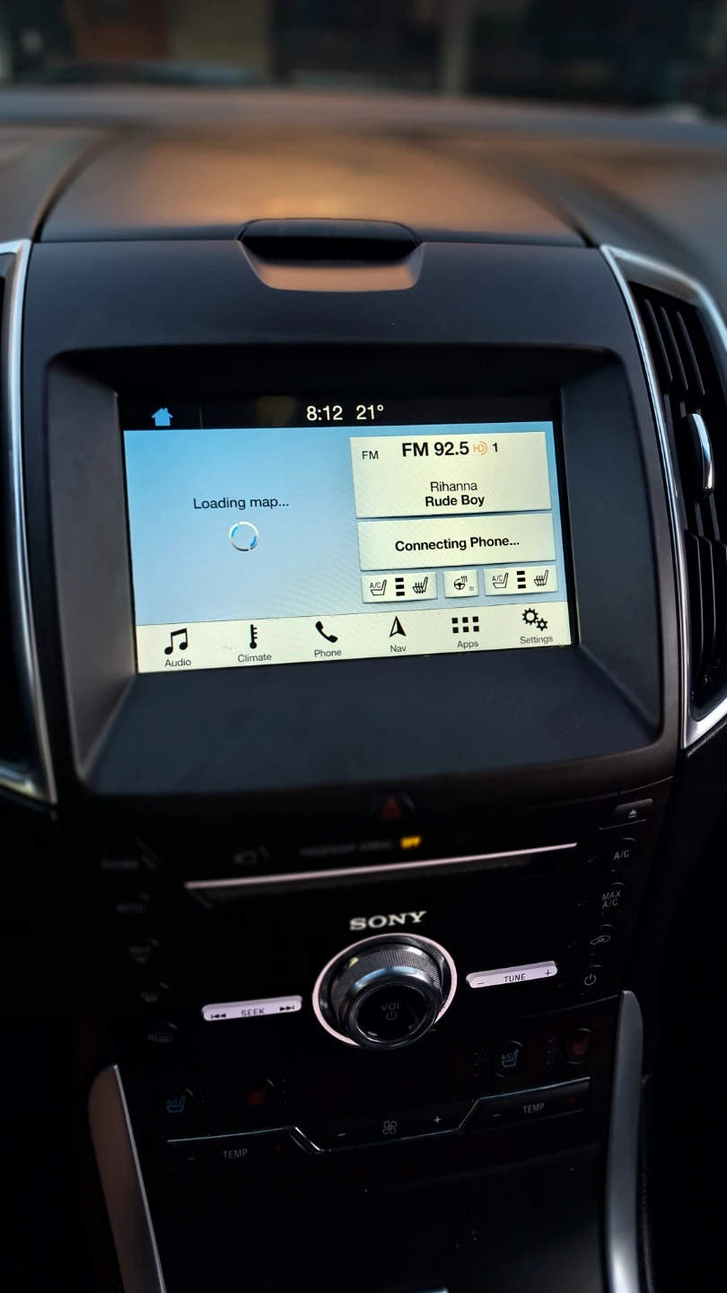 Silver Ford Edge SUV - photo 4