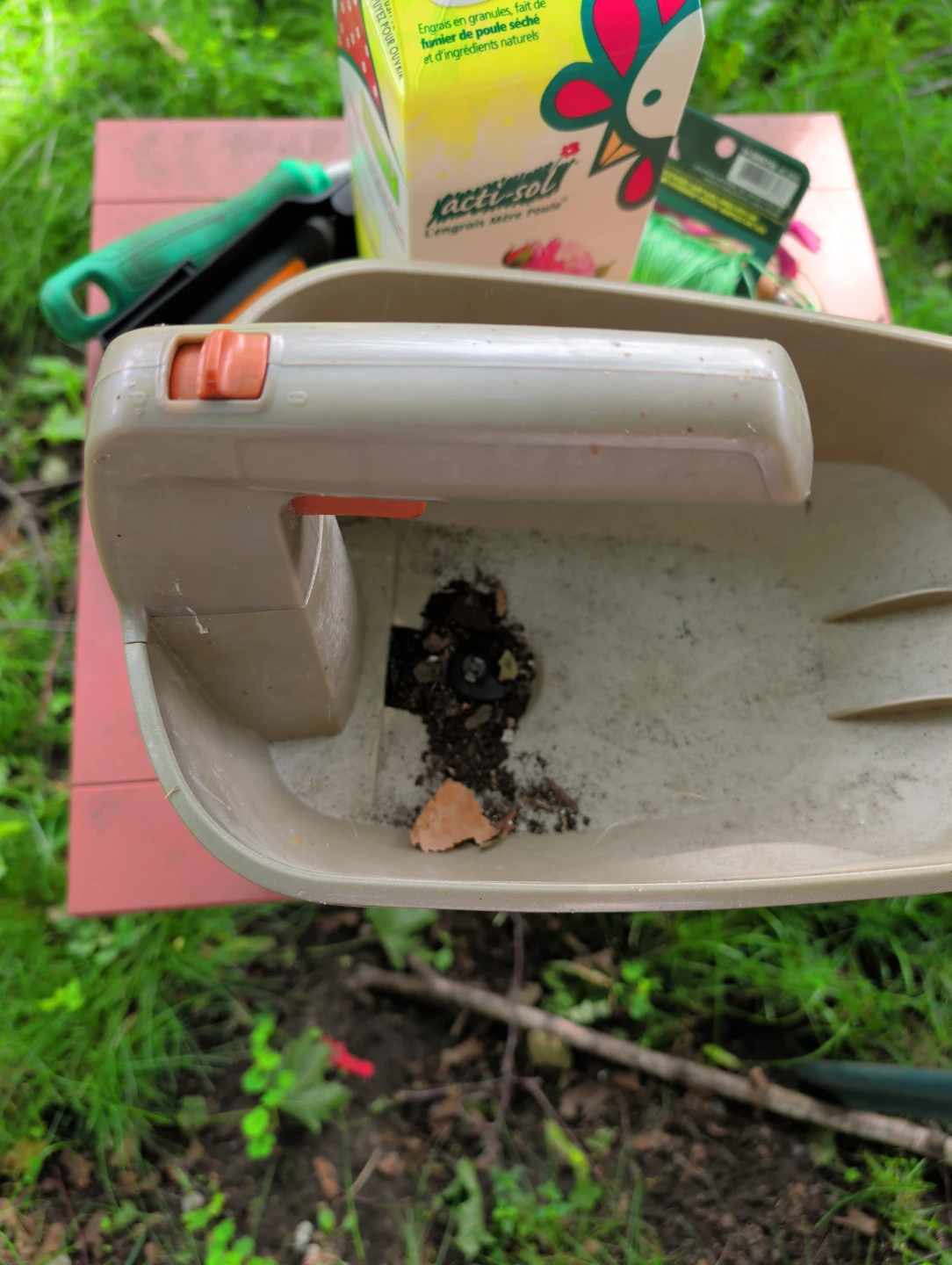 Hand Spreader Garden Tool - photo 2