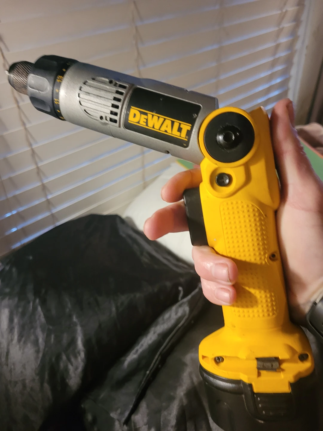 DeWalt DW920 7.2V Heavy Duty Cordless Screwdriver - photo 2