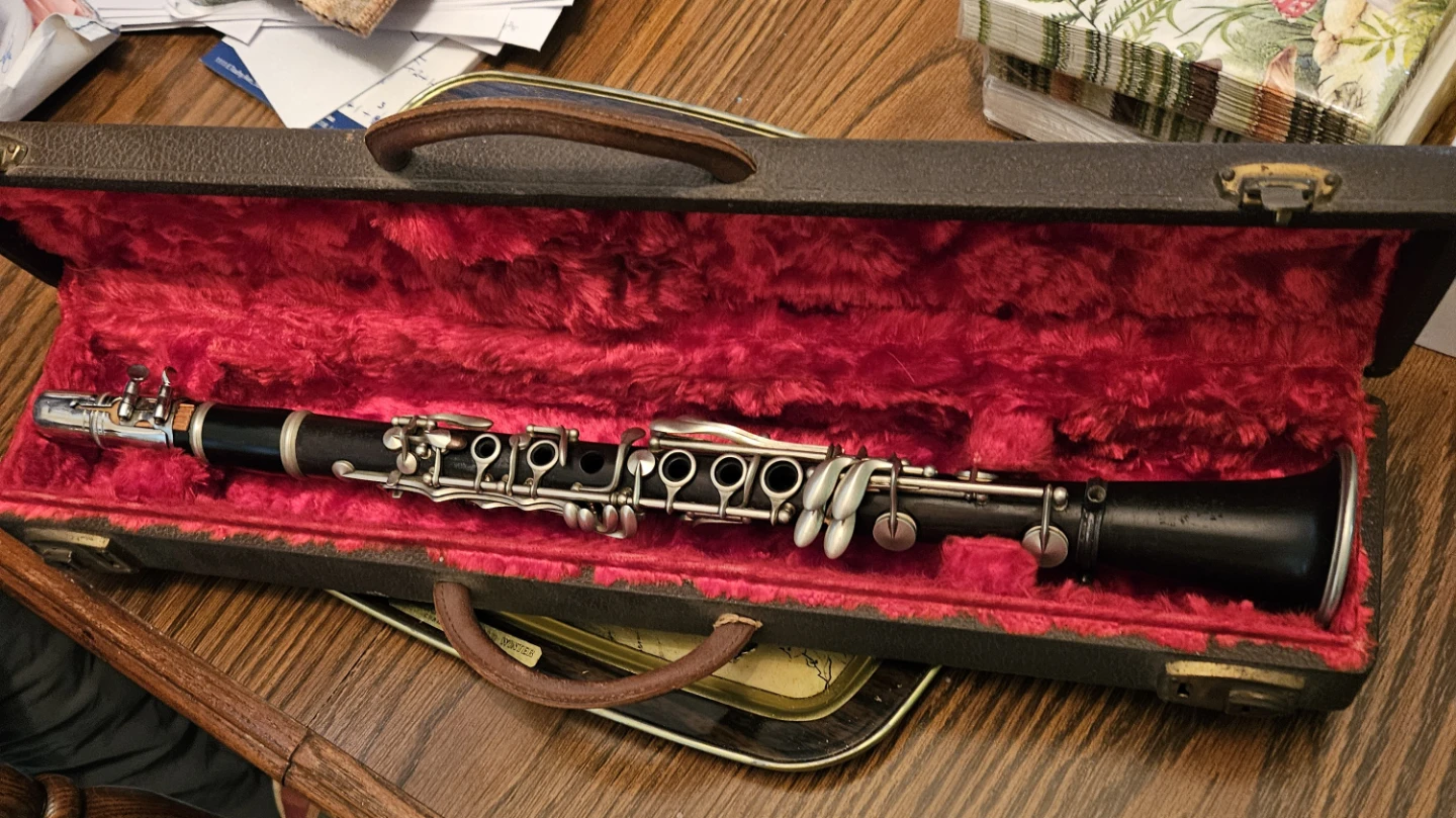Vintage Clarinet in Case - photo 3
