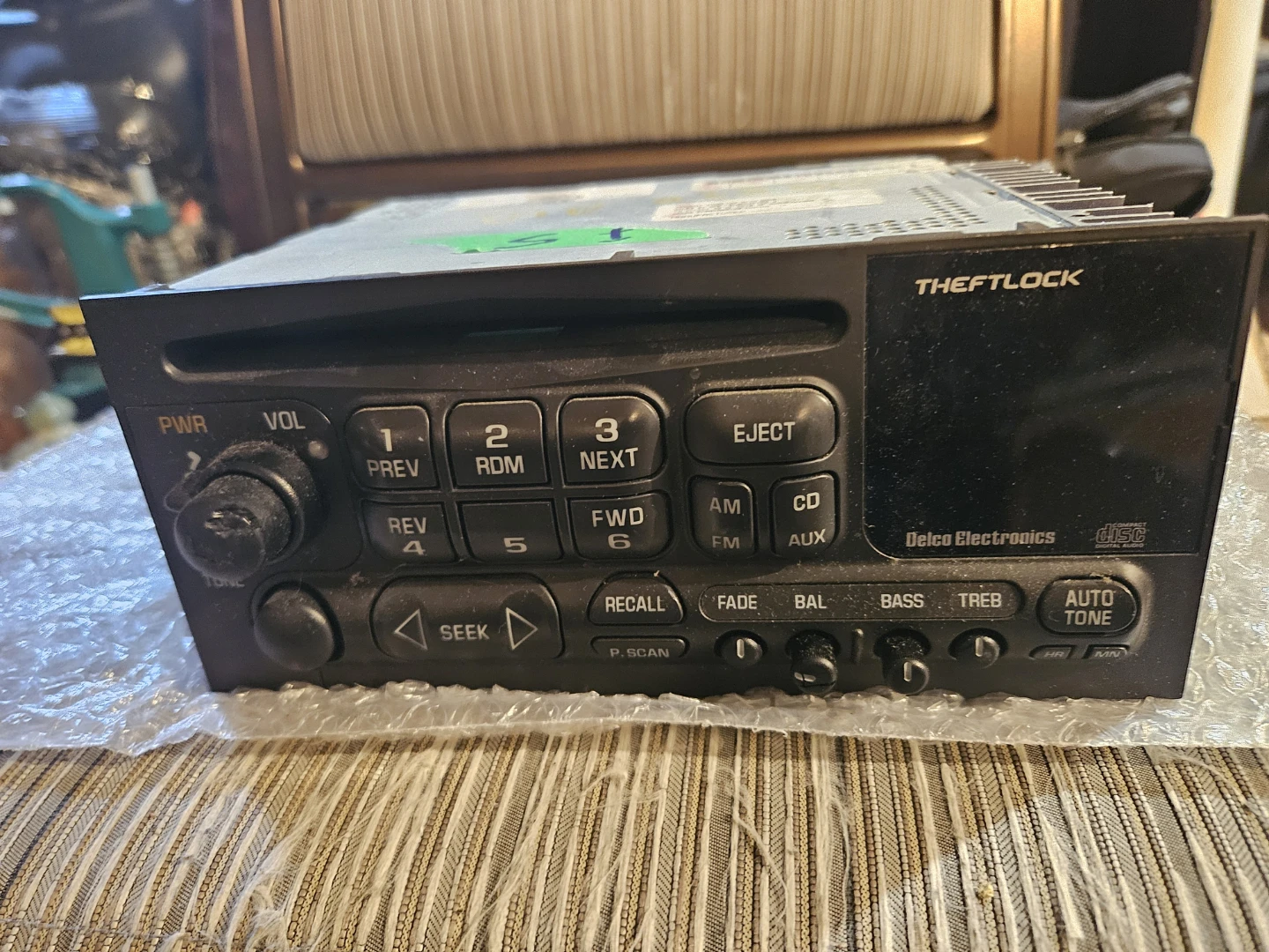 Delco Electronics Car Radio CD Player - photo 2