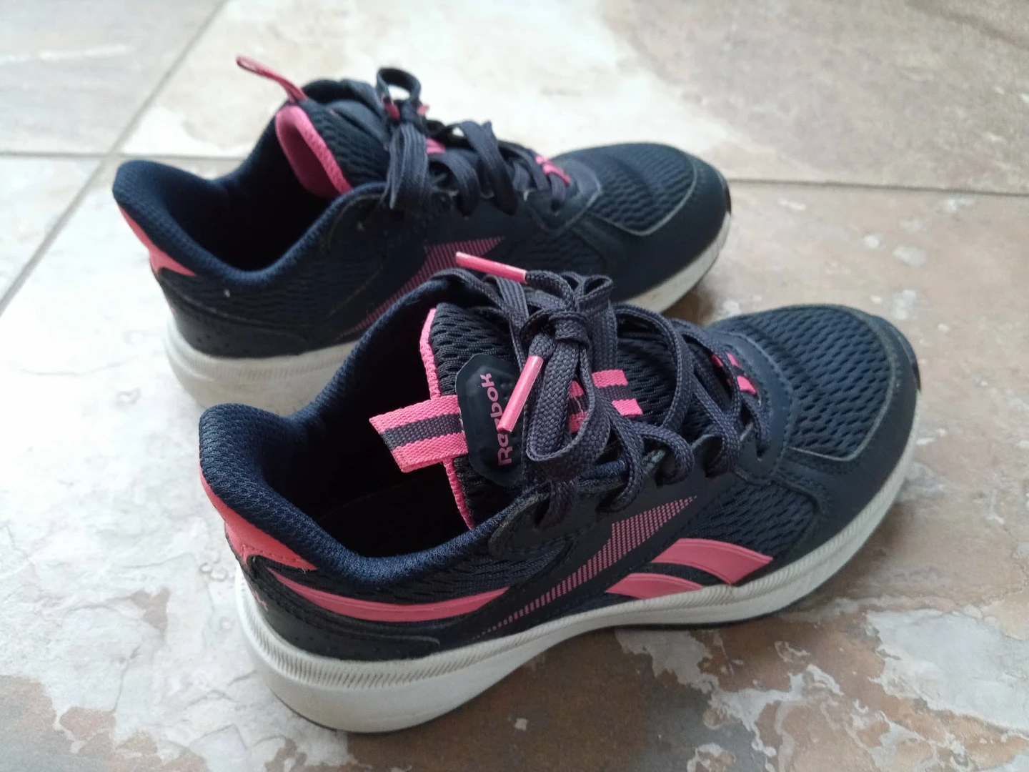 Girl Reebok runners size 12 ⚽ - photo 3