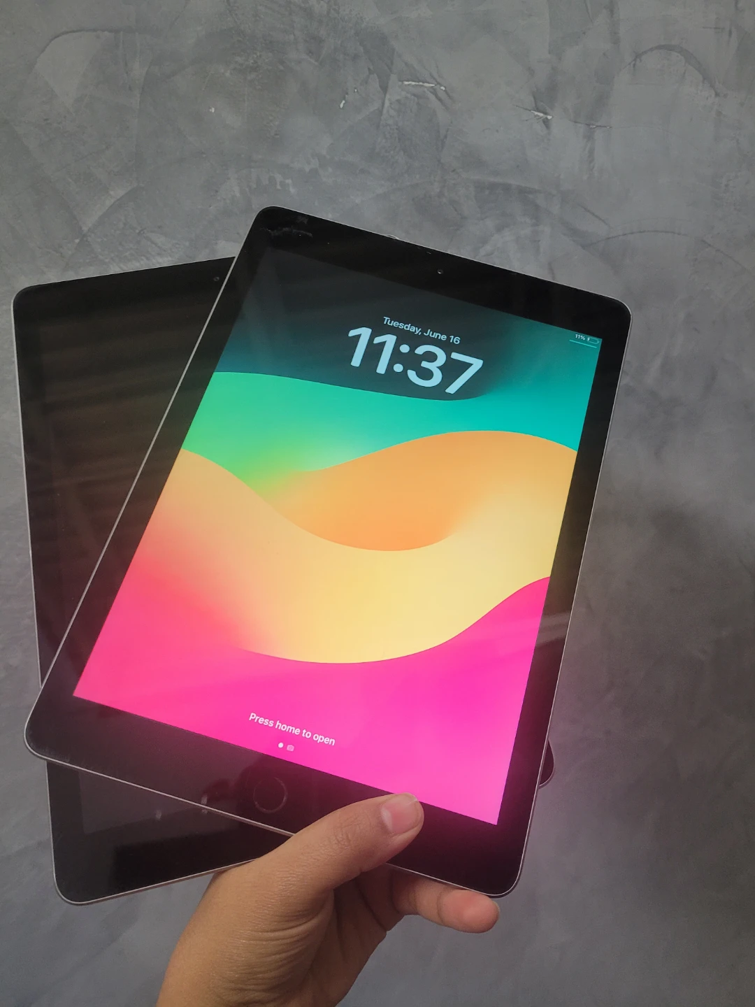 Apple iPad (6th Gen) 32GB Wi-Fi