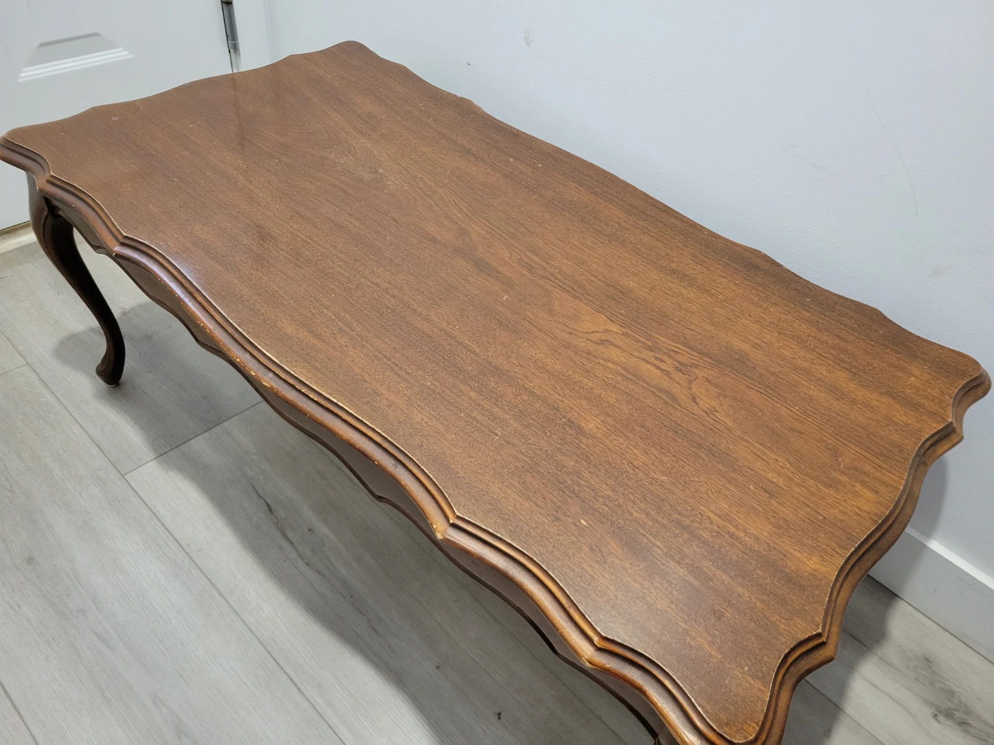 Beautiful Ornate Wood Coffee Table. - photo 3