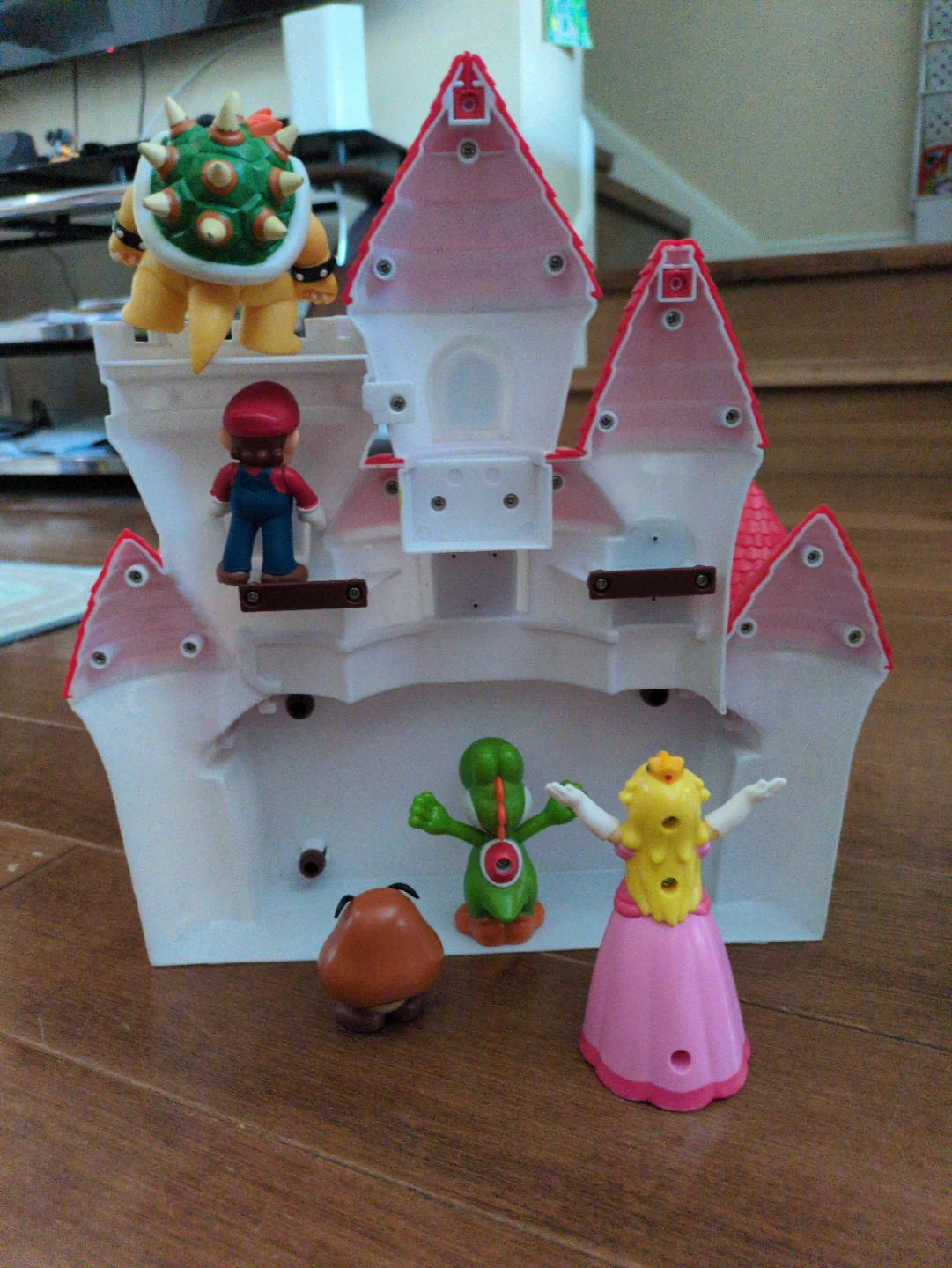 Peach's Castle Playset with Figures - photo 2