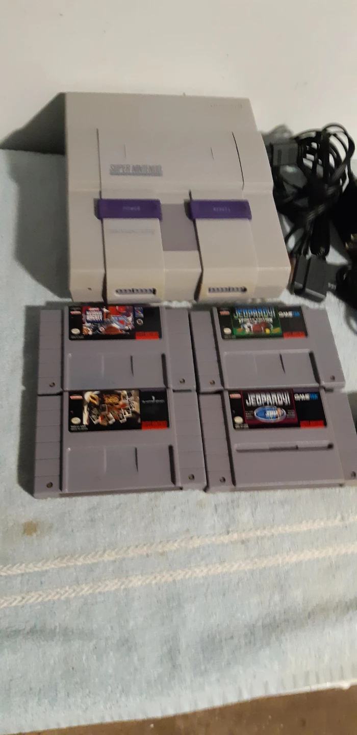 Super Nintendo Entertainment System (SNES) Console Bundle