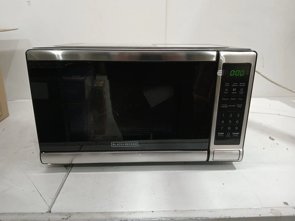BLACK+DECKER 0.7 Cu. Ft. Digital Microwave - New in Box - photo 2